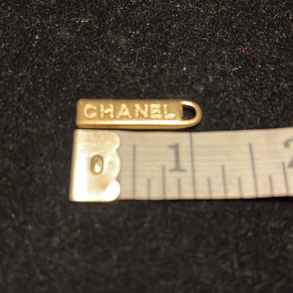 Shanel CC Gold Logo Pull Zippers - Picture 9 of 17